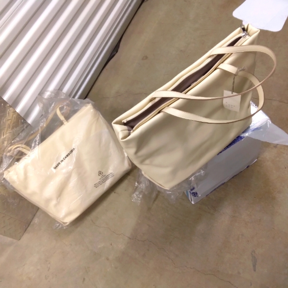 A New Day carry all bag